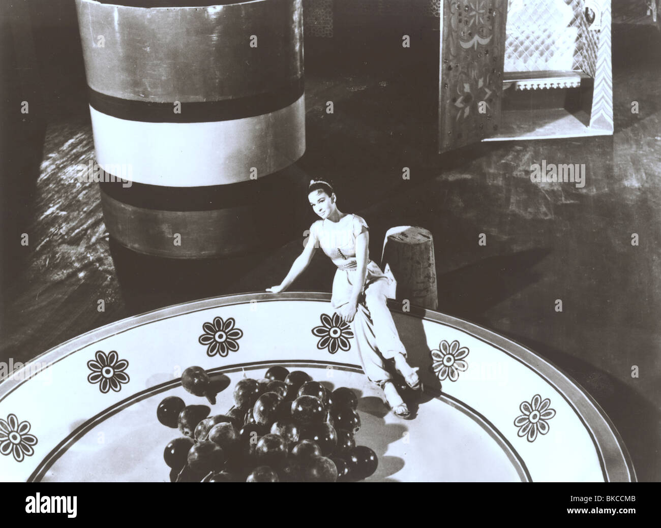 THE 7TH VOYAGE OF SINBAD (1958) THE SEVENTH VOYAGE OF SINBAD (ALT) KATHRYN GRANT SVSB 008P Stock Photo
