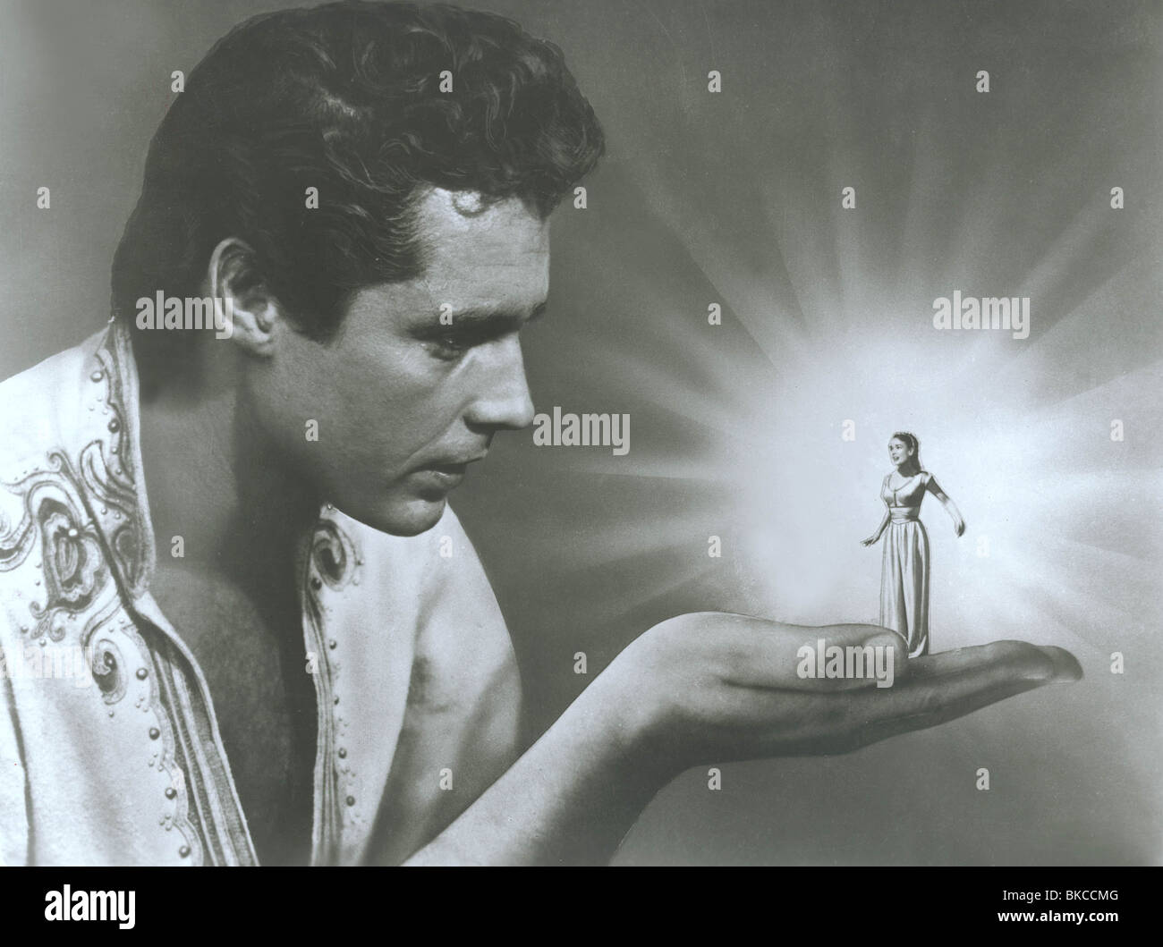 THE 7TH VOYAGE OF SINBAD (1958) THE SEVENTH VOYAGE OF SINBAD (ALT) KERWIN MATHEWS, KATHRYN GRANT SVSB 010P Stock Photo