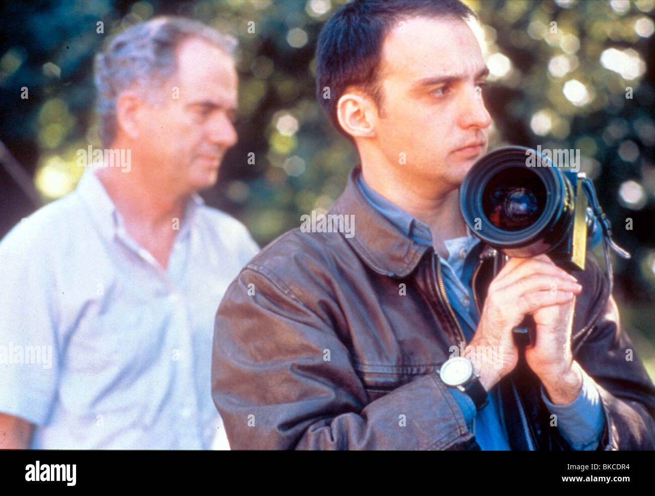 ALEJANDRO AMENABAR (DIR) ON SET THE OTHERS (2001) AANB 003 GN Stock Photo