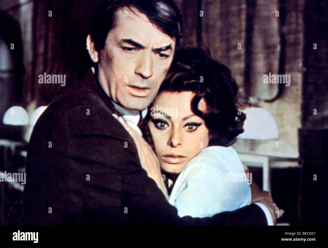 ARABESQUE (1966) GREGORY PECK, SOPHIA LOREN ARBS 014 Stock Photo - Alamy