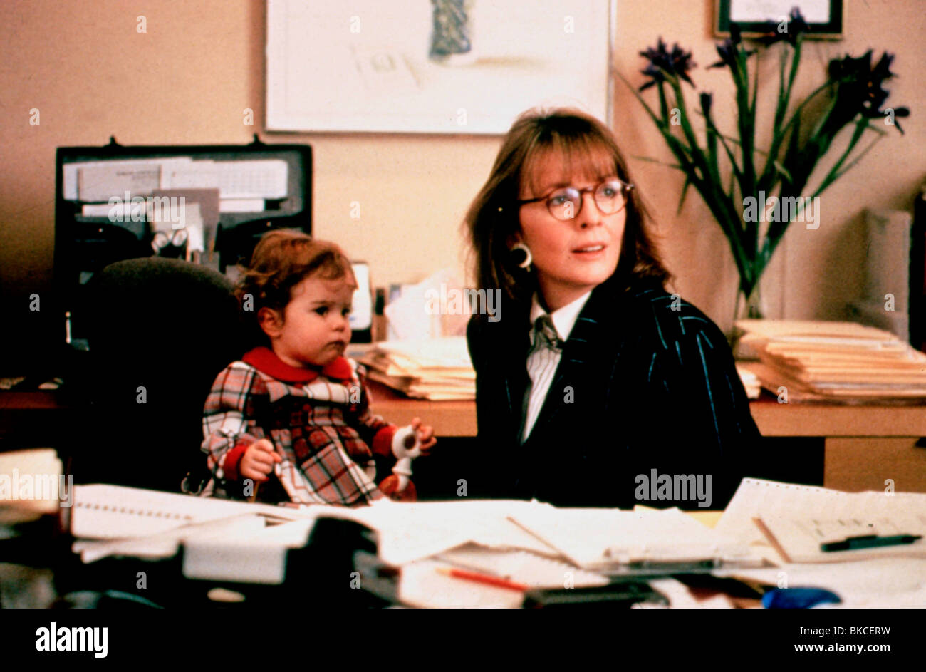 BABY BOOM (1987) KRISTINA KENNEDY, MICHELLE KENNEDY, DIANE KEATON BYB 028 Stock Photo