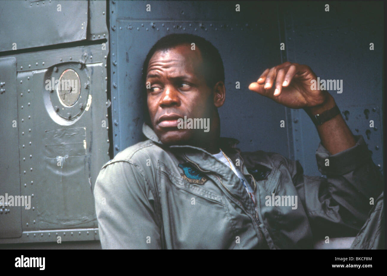 BAT 21 (1988) BAT*21 (ALT) DANNY GLOVER BAT 003 Stock Photo - Alamy