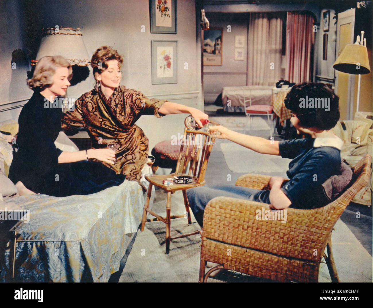 THE BEST OF EVERYTHING (1959) HOPE LANGE, SUZY PARKER BOET 004FOH Stock Photo