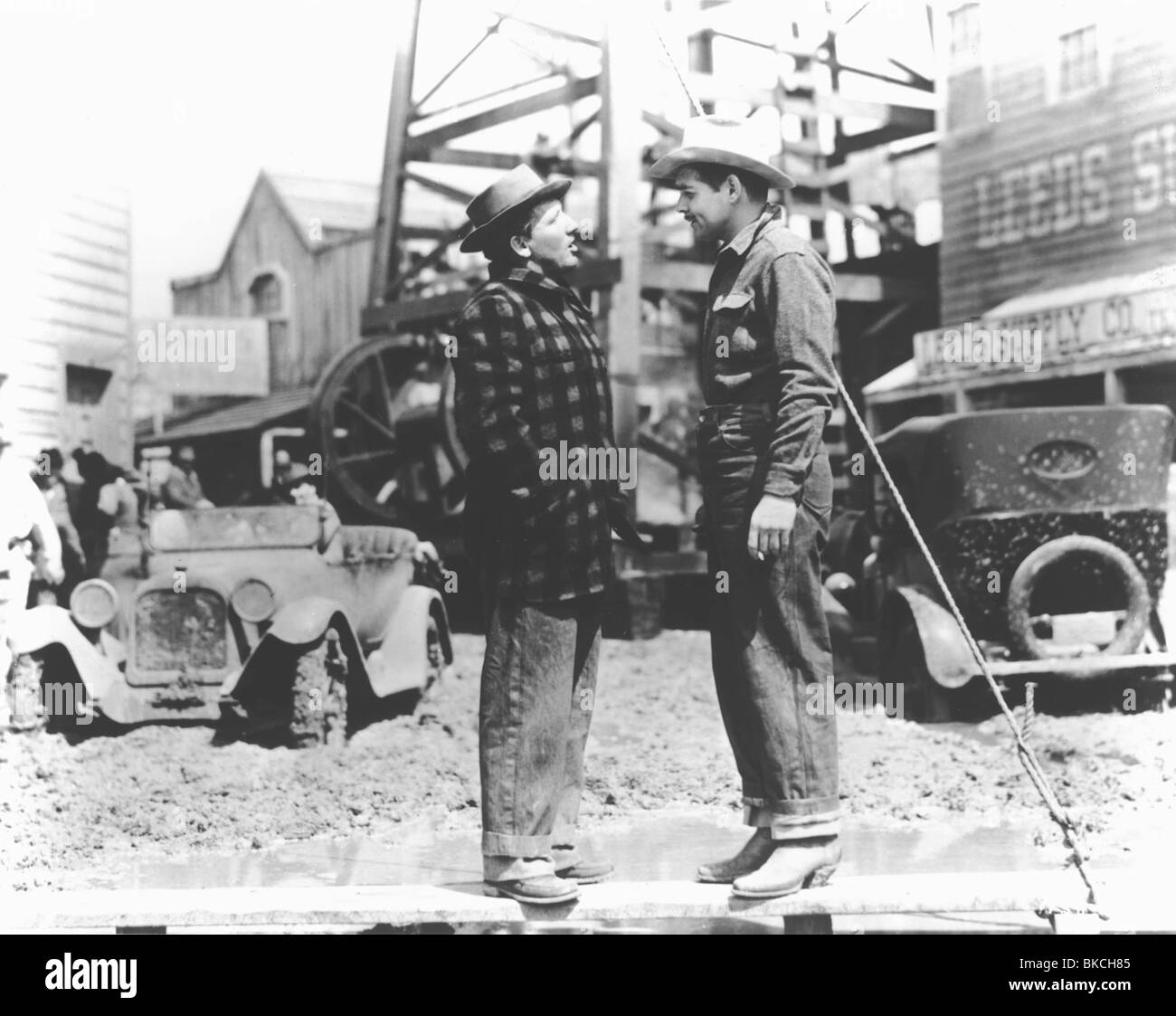 BOOM TOWN (1940) SPENCER TRACY, CLARK GABLE BMT 002P Stock Photo