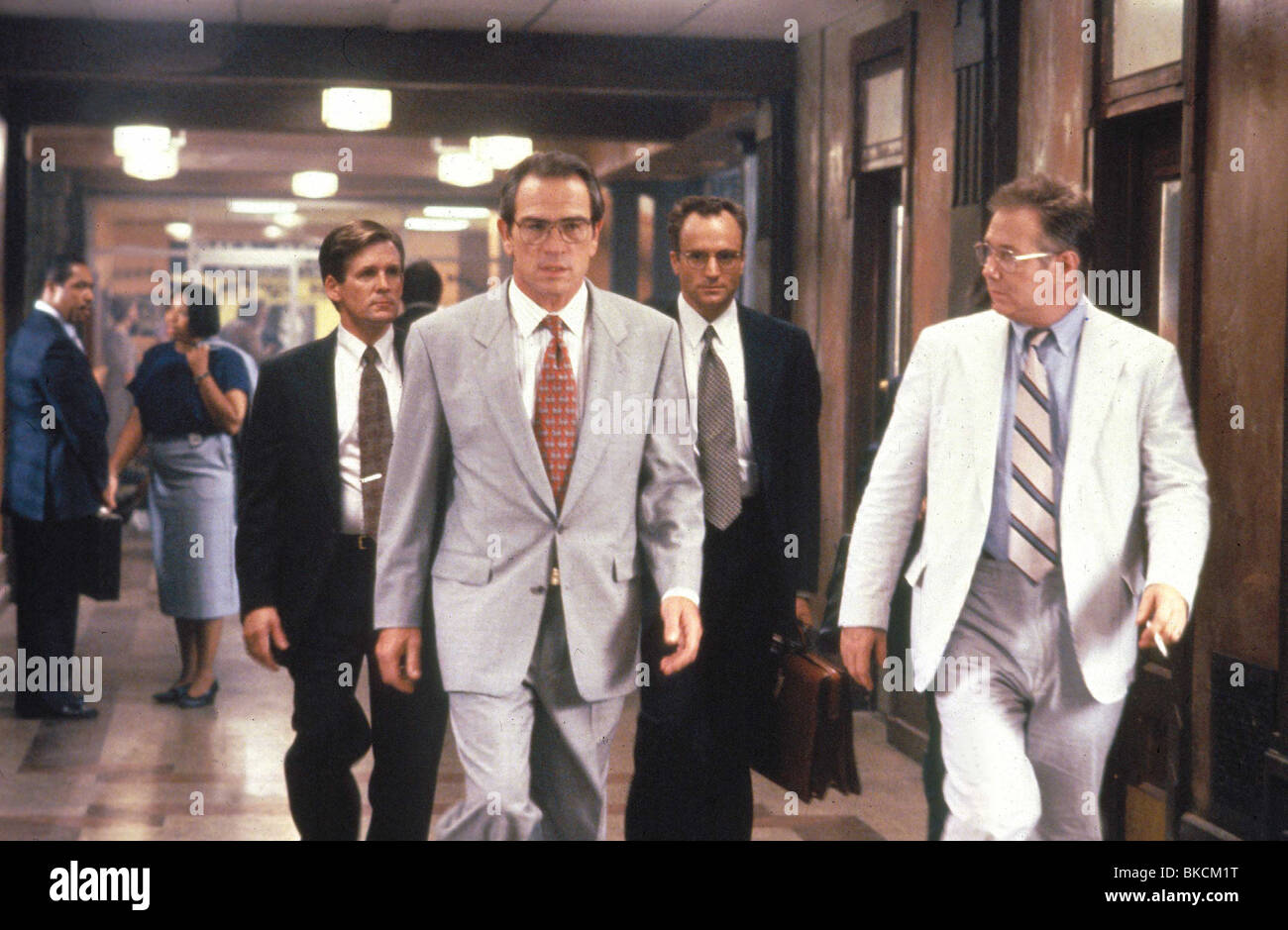 THE CLIENT (1994) ANTHONY HEALD, TOMMY LEE JONES, BRADLEY WHITFORD, J T WALSH CLNT 018 Stock Photo