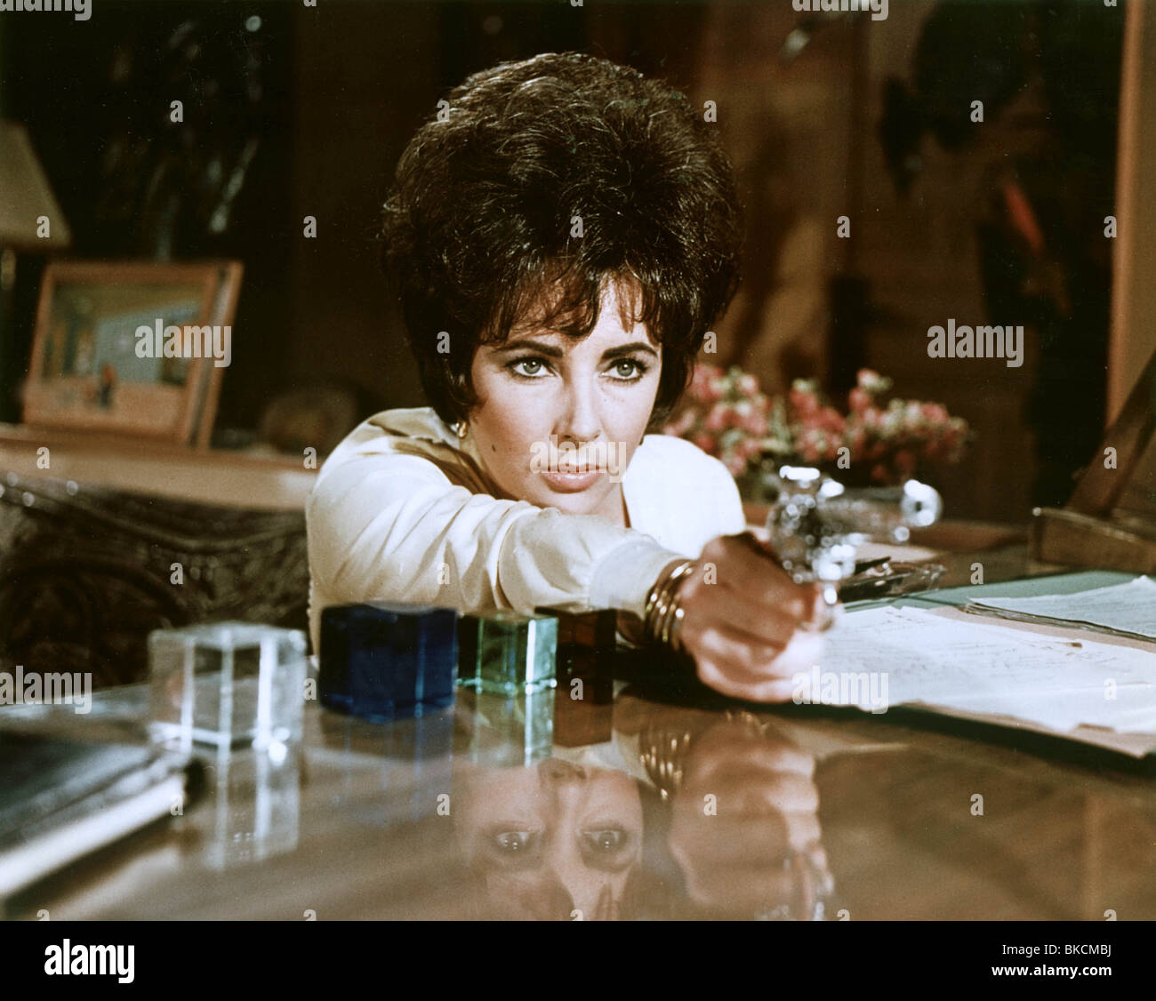 The comedians 1967 elizabeth taylor hi-res stock photography and images ...
