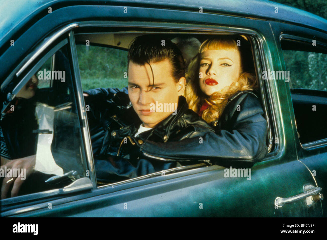 CRY BABY (1990) JOHNNY DEPP, TRACI LORDS CRY 024 Stock Photo