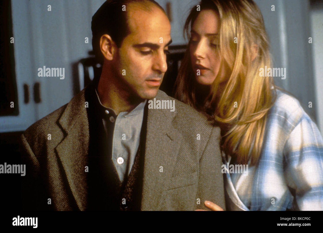 THE DAYTRIPPERS (1996) STANLEY TUCCI, HOPE DAVIS DAYT 002 Stock Photo