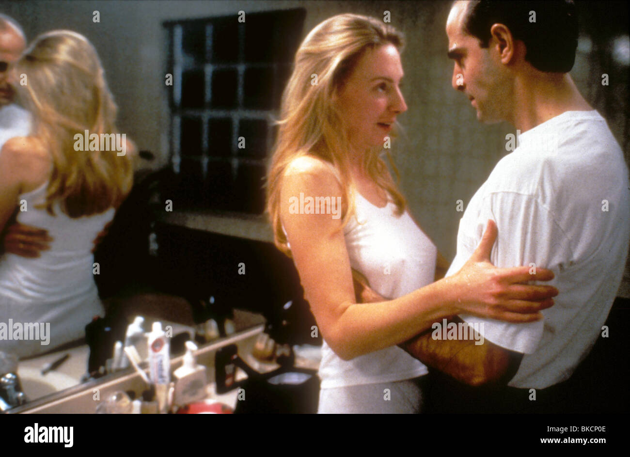 THE DAYTRIPPERS (1996) HOPE DAVIS, STANLEY TUCCI DAYT 011 Stock Photo