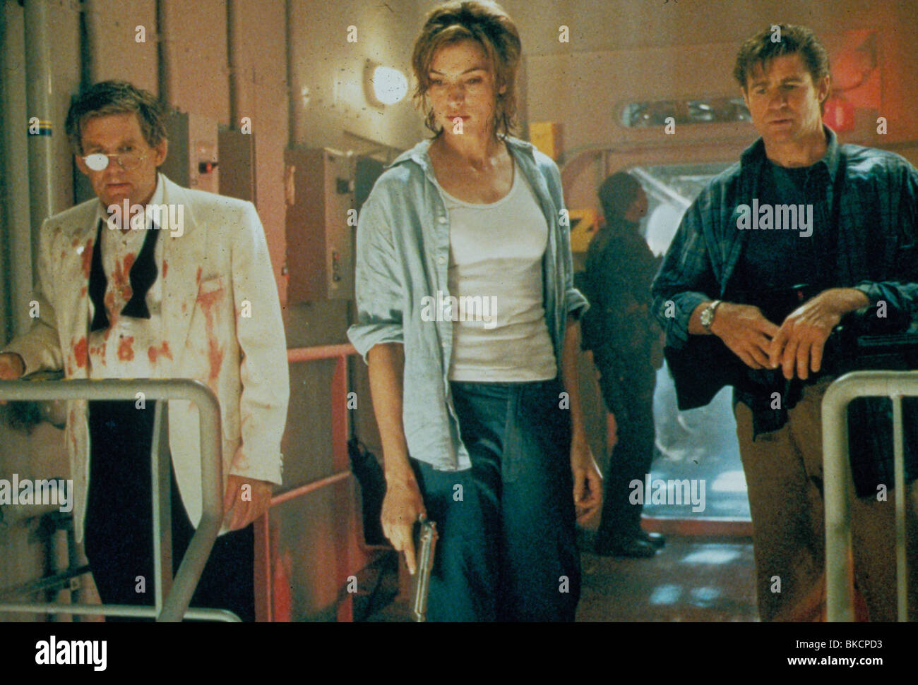 DEEP RISING (1998) FAMKE JANSSEN, TREAT WILLIAMS DPRG 007 Stock Photo ...