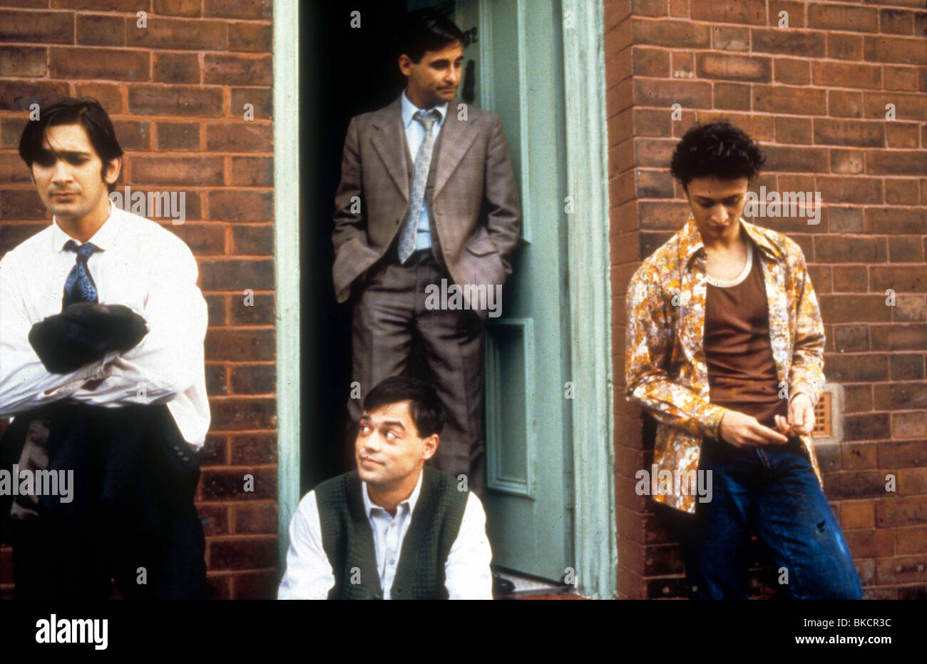 EAST IS EAST (1999) JIMI MISTRY, EMIL MARWA, RAJI JAMES, CHRIS BISSON
