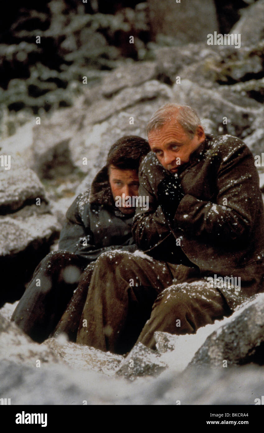THE EDGE (1997) ALEC BALDWIN, ANTHONY HOPKINS THED 089 Stock Photo Alamy