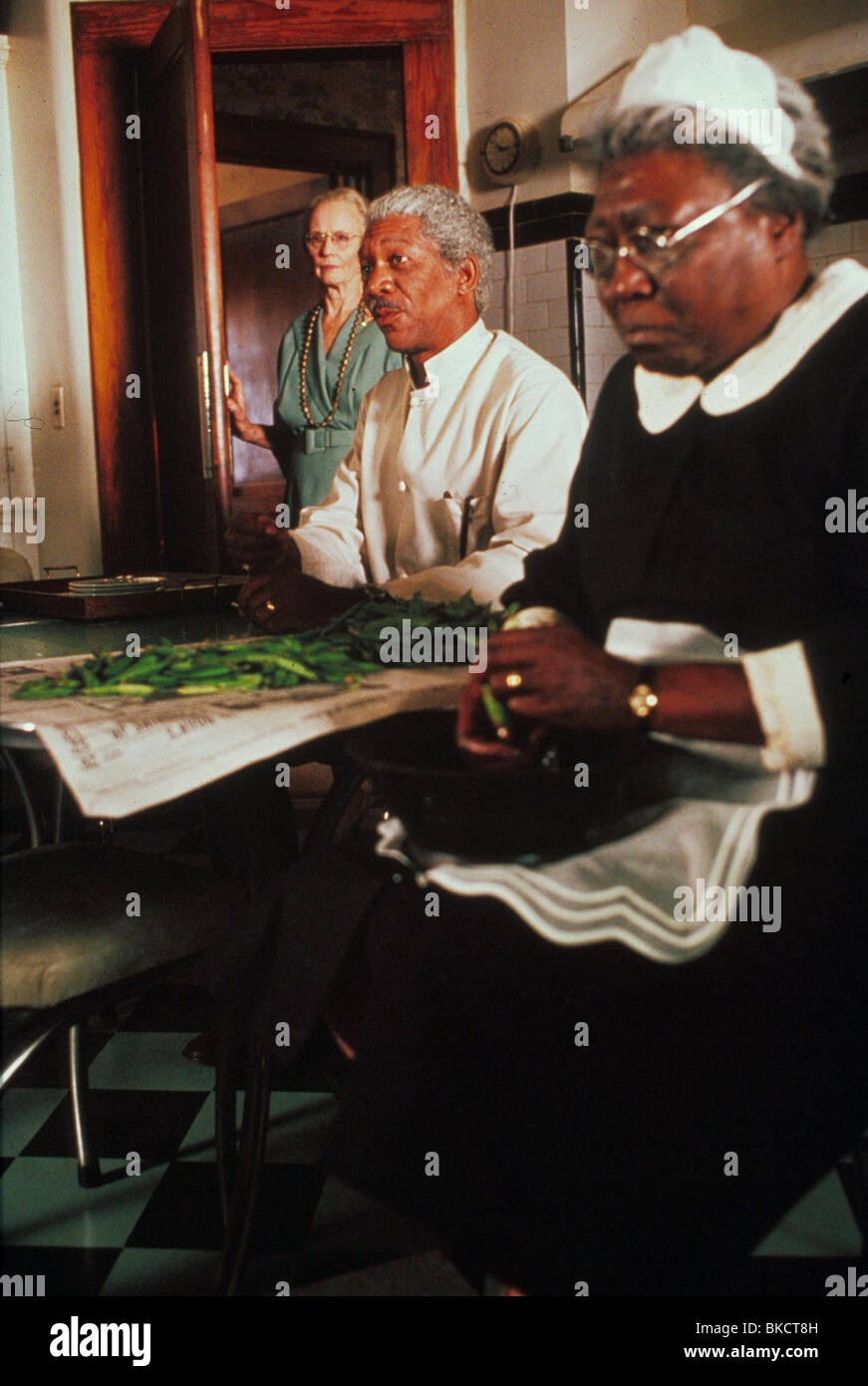 DRIVING MISS DAISY (1989) JESSICA TANDY, MORGAN FREEMAN, ESTHER ROLLE DMD 052 Stock Photo