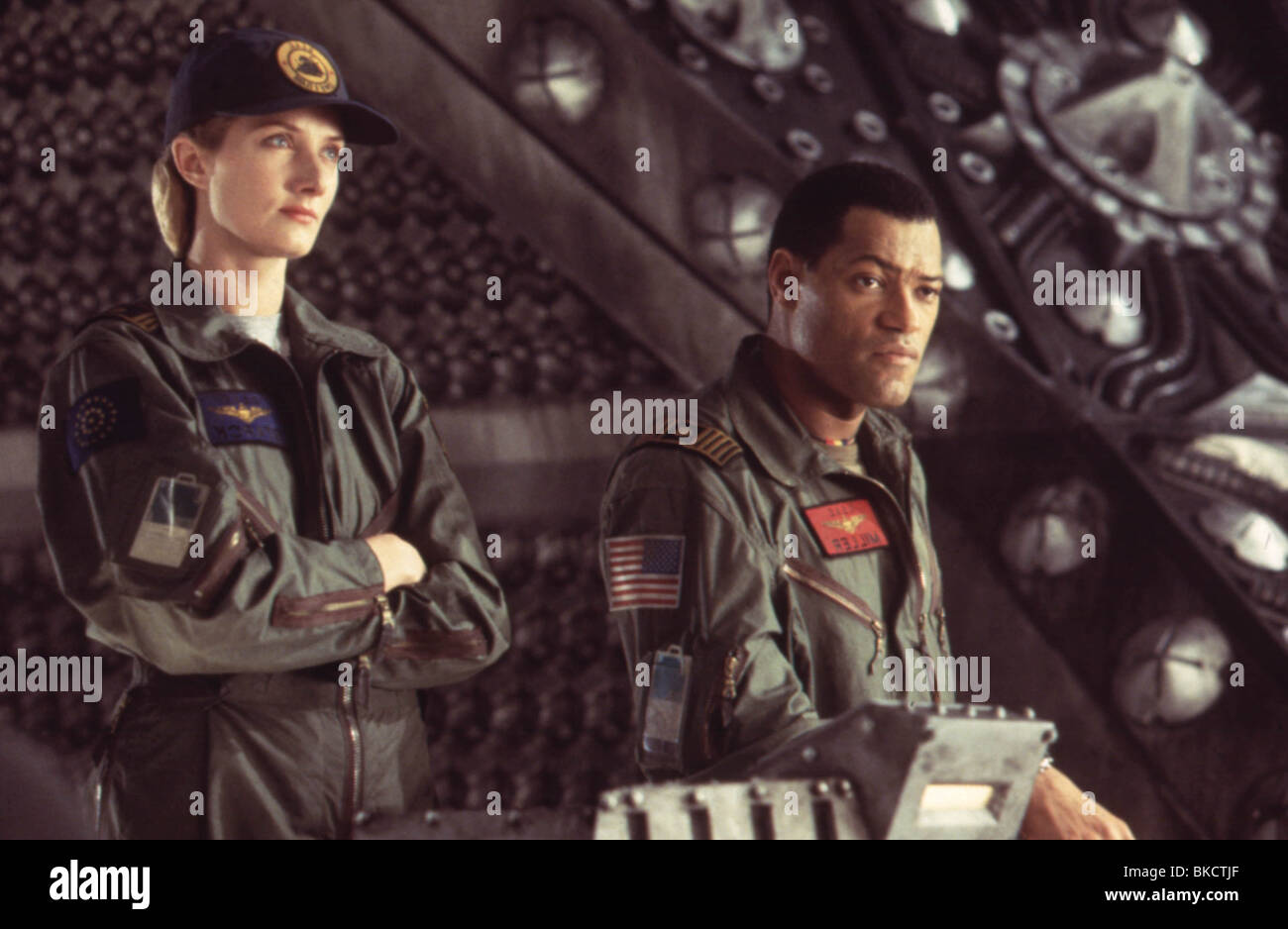 EVENT HORIZON LAURENCE FISHBURNE, JOELY RICHARDSON Date: 1997 Stock Photo -  Alamy, image size:1300x938