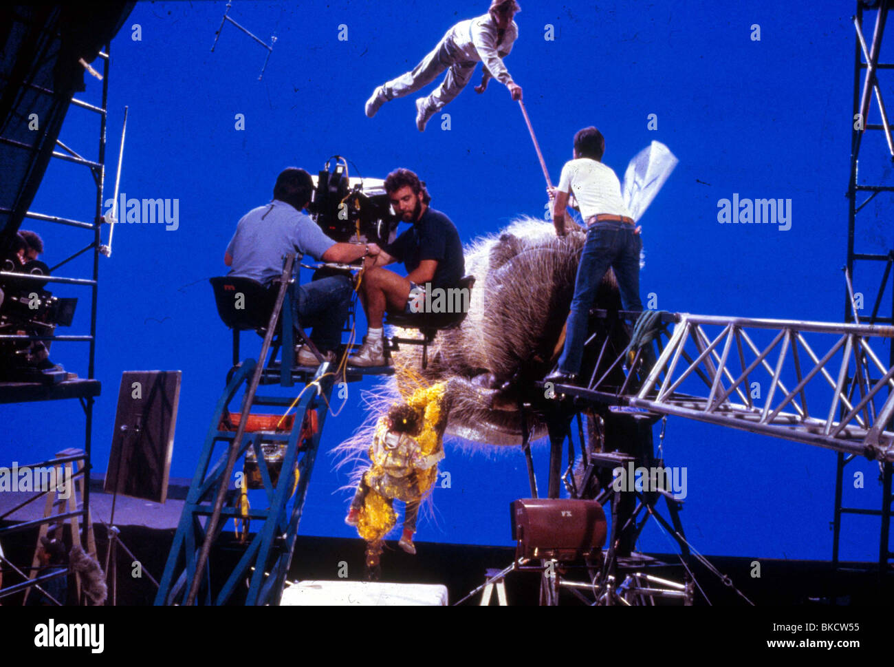 FILMING PRODUCTION (ALT) LOCATION (ALT) BEHIND THE SCENES (ALT) ON SET (ALT) O/S 'HONEY, I SHRUNK THE KIDS' (1989) FILM 074 Stock Photo