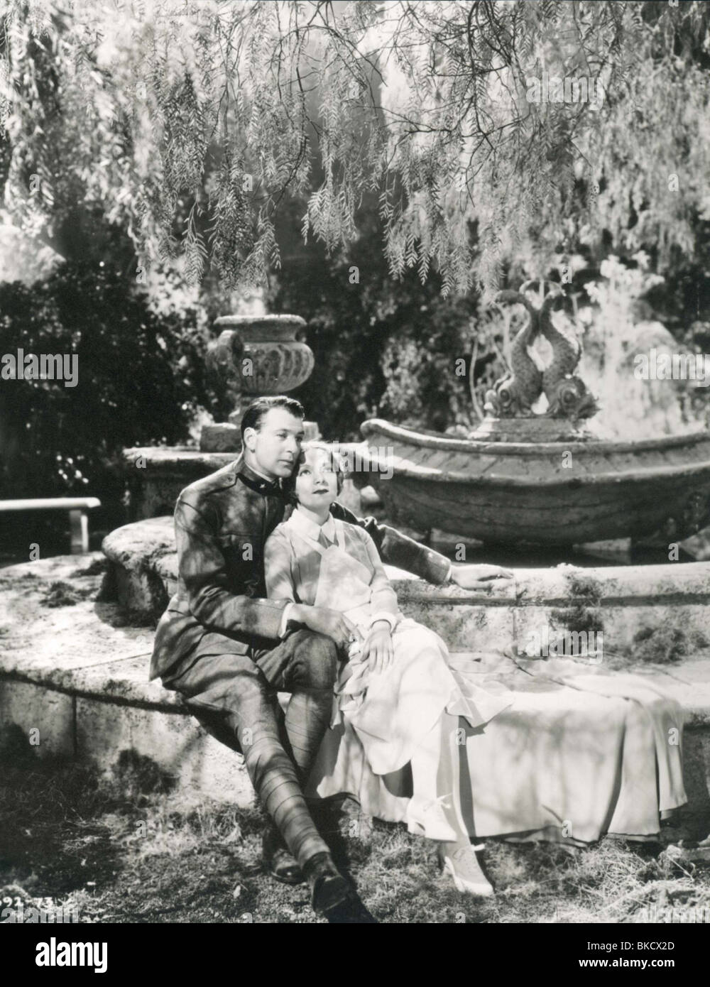 A FAREWELL TO ARMS (1932) GARY COOPER, HELEN HAYES FTAS 009P Stock