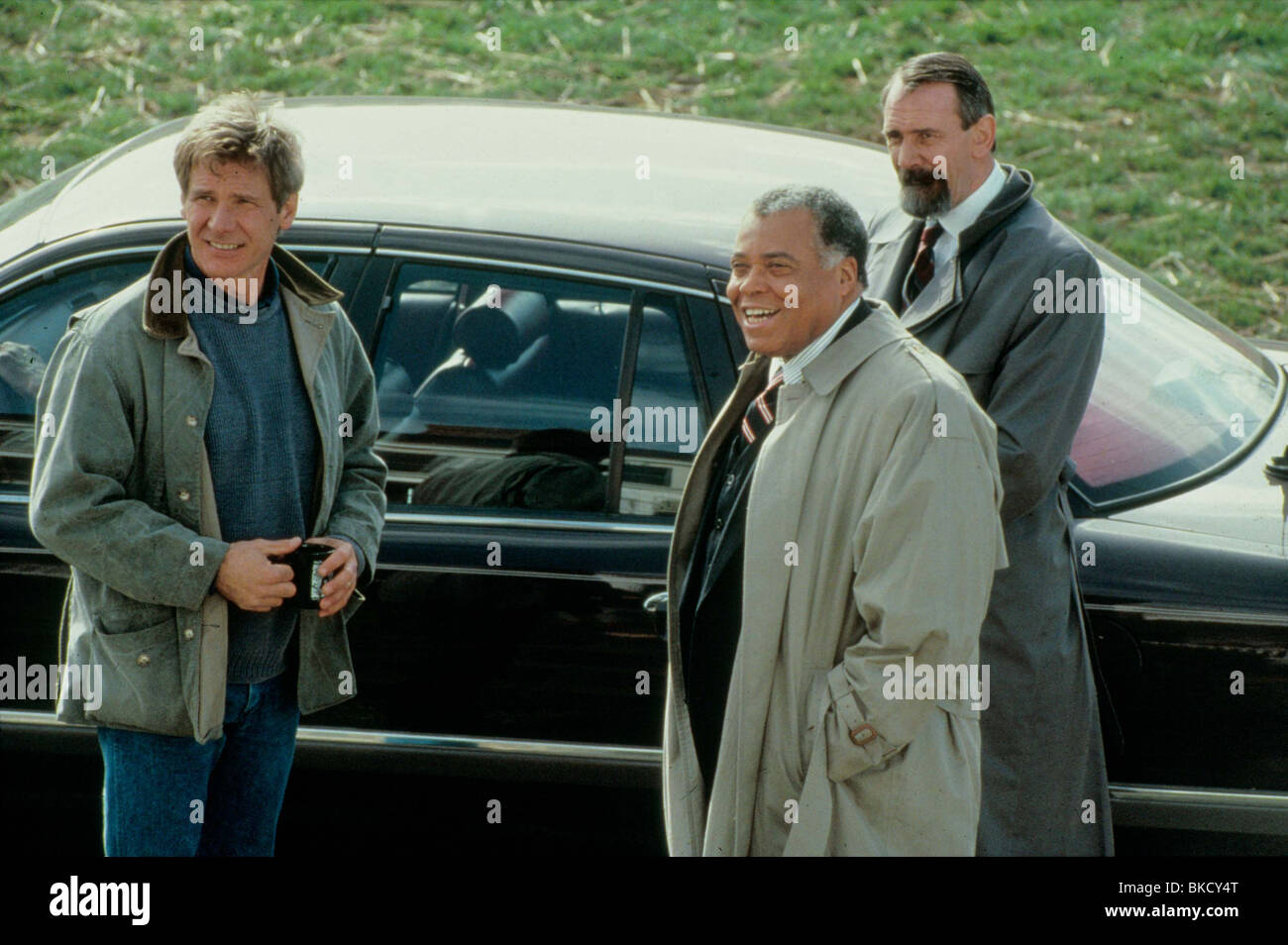 HARRISON FORD O/S 'PATRIOT GAMES' (1992), WITH JAMES EARL JONES HRF 013  Stock Photo - Alamy