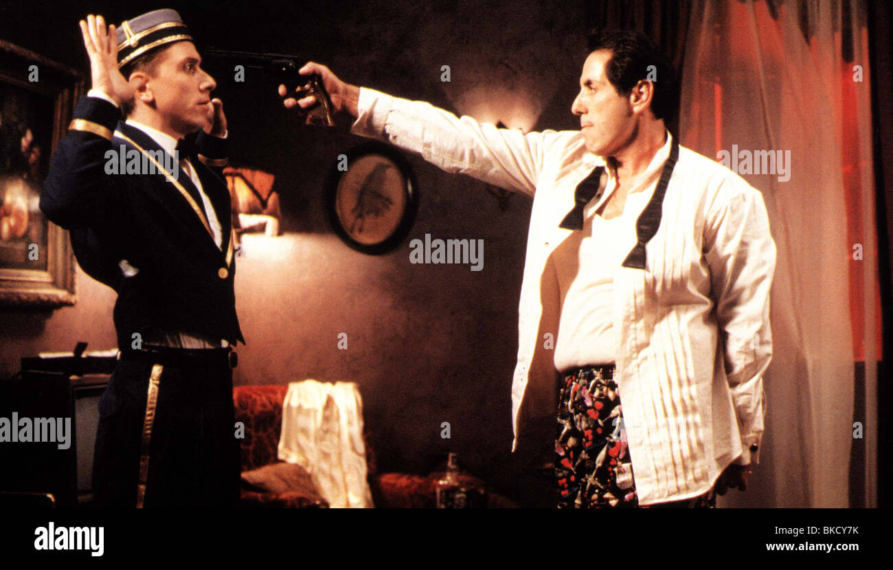 FOUR ROOMS (1995) TIM ROTH, DAVID PROVAL FORM 005FOH Stock Photo