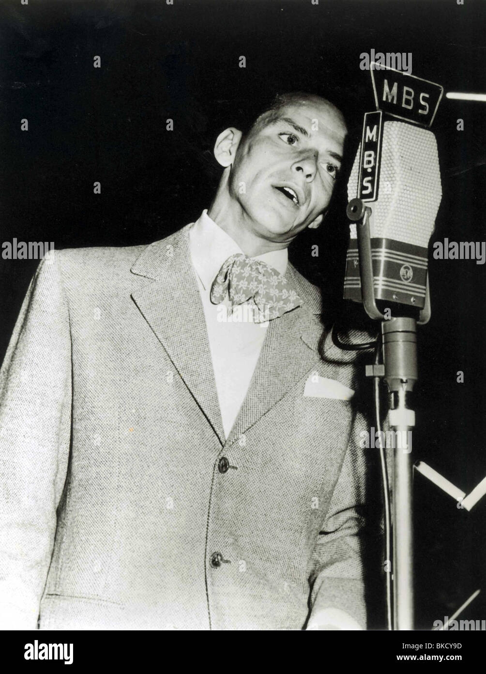 Frank sinatra portrait hi-res stock photography and images - Alamy