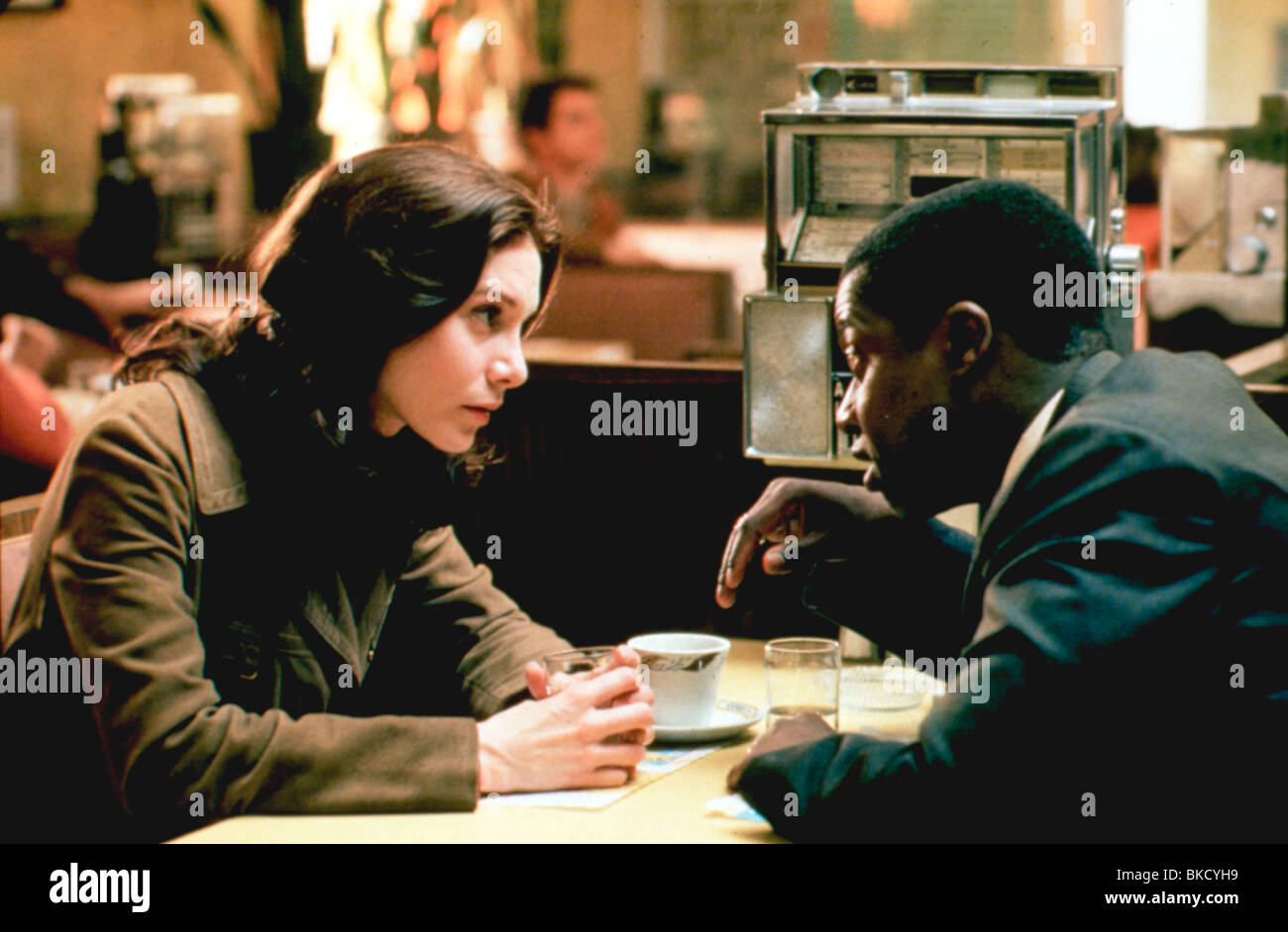 FREQUENCY (2000) ELIZABETH MITCHELL, ANDRE BRAUGHER FREQ 012 Stock Photo