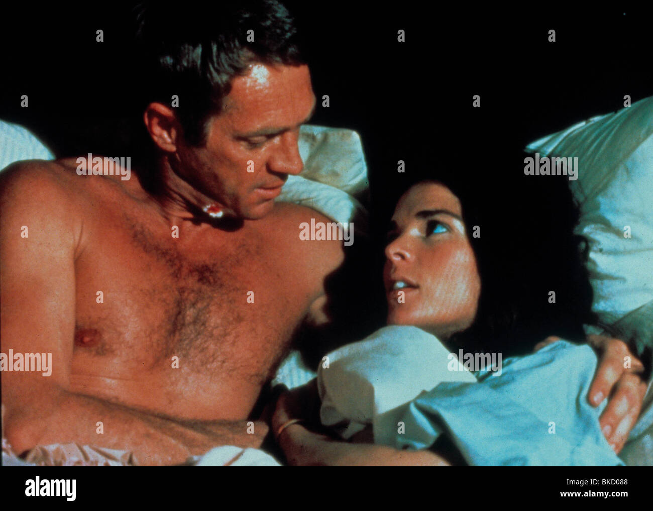 THE GETAWAY (1972) STEVE MCQUEEN, ALI MACGRAW GTWY 026 Stock Photo