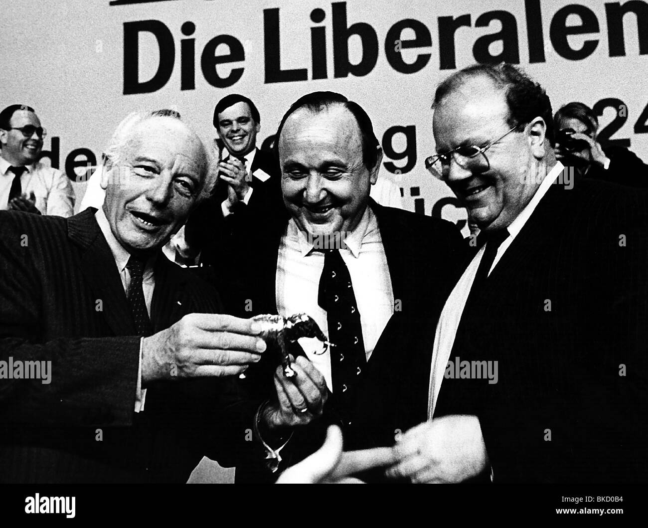 Scheel, Walter  8.7.1919 - 24.8.2016, German politician (FDP), half length, with Hans Dietrich Genscher and Martin Bangemann, FDP party congress, Saarbrucken, 23. - 24.2.1985, Stock Photo