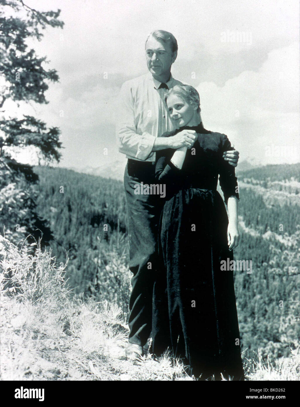 THE HANGING TREE (1959) GARY COOPER, MARIA SCHELL HGTR 002 Stock Photo