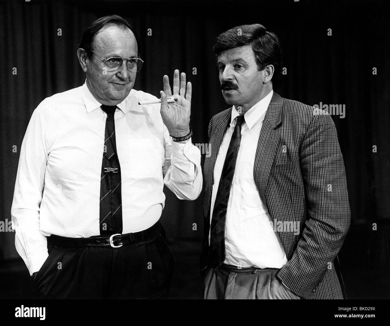 Moellemann, Juergen, 15.7.1945 - 5.6.2003, German politician (FDP), half length, with Hans-Dietrich Genscher, at the FDP federal party convent, Kiel, Germany, 5. / 6.9.1987, Stock Photo