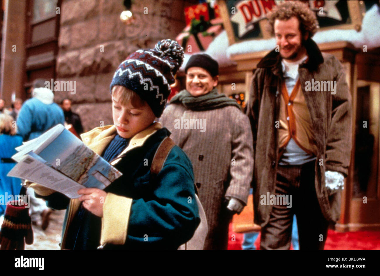 Home alone movie hi-res stock photography and images - Alamy