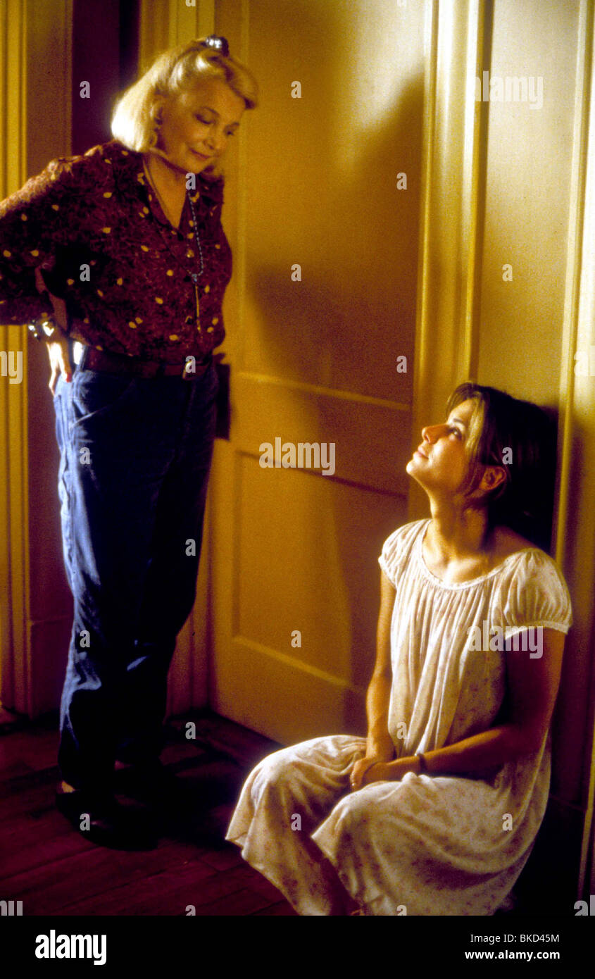 HOPE FLOATS (1998) GENA ROWLANDS, SANDRA BULLOCK HOFO 121 Stock Photo