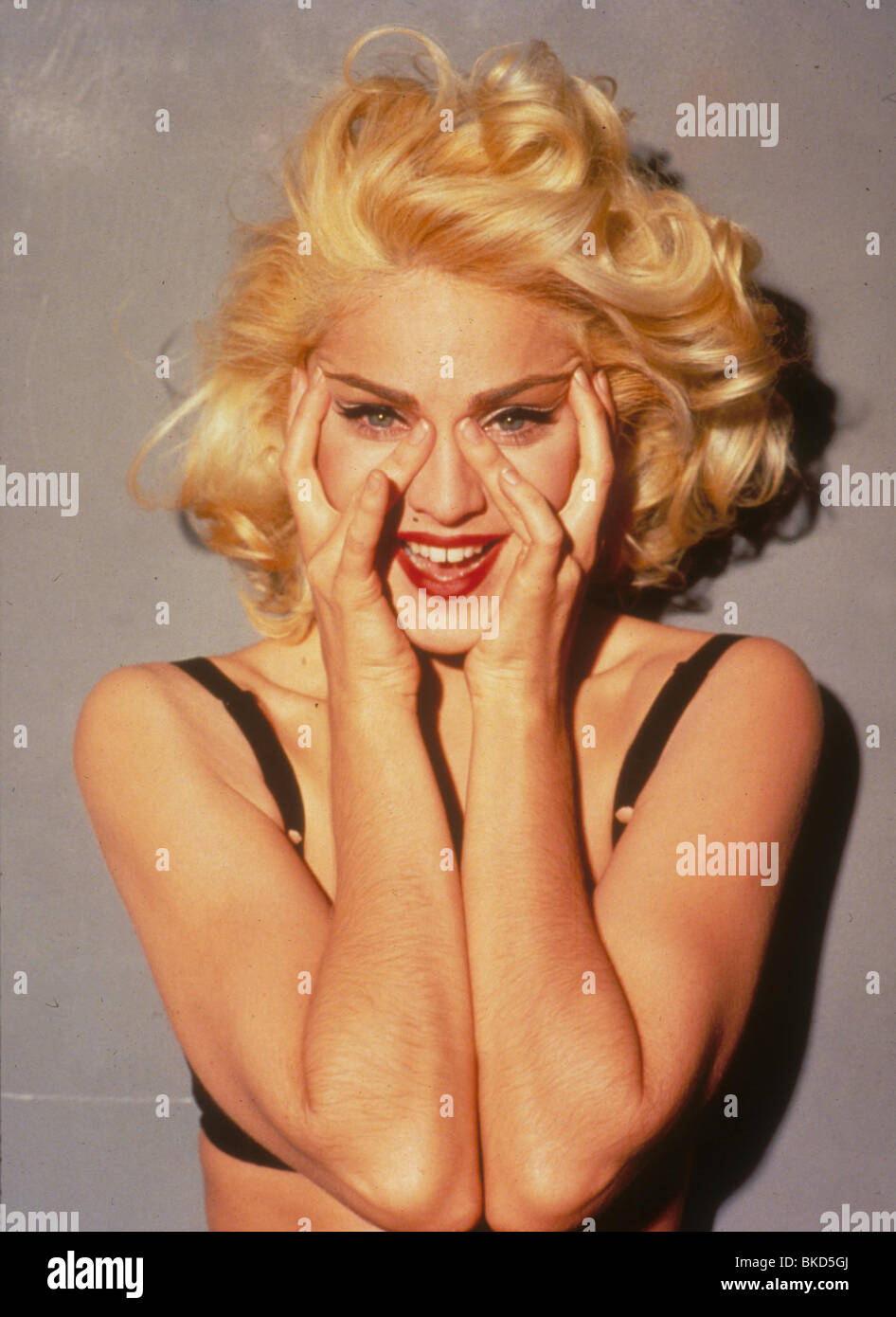 IN BED WITH MADONNA (1991) MADONNA IBM 029 Stock Photo - Alamy