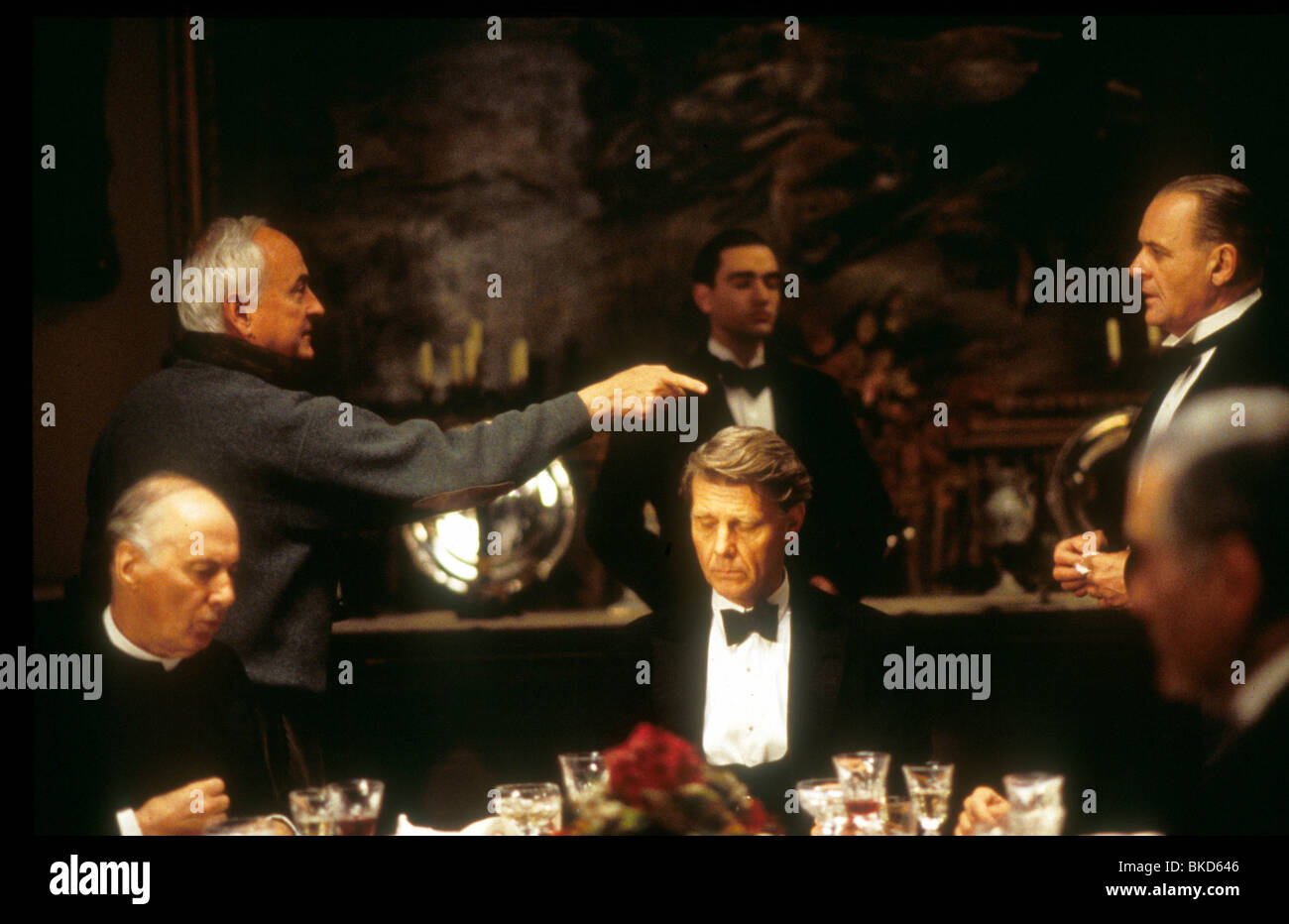 JAMES IVORY (DIR) O/S 'REMAINS OF THE DAY' (1993), WITH JAMES FOX, ANTHONY HOPKINS JIVY 005 Stock Photo