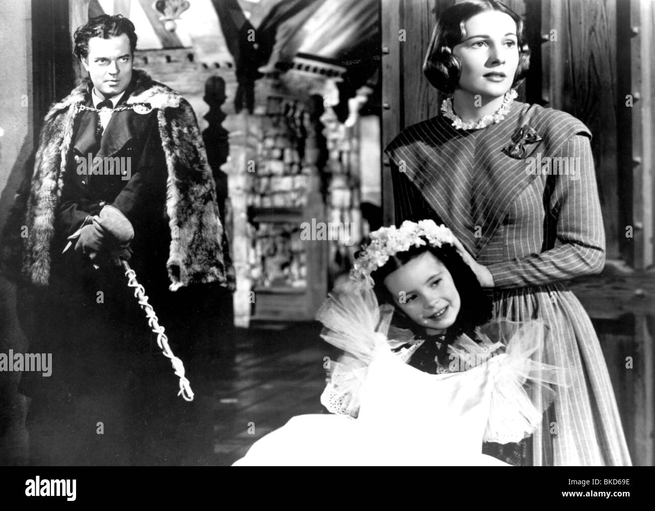 JANE EYRE (1943) ORSON WELLES, MARGARET O'BRIEN, JOAN FONTAINE JEY 009P Stock Photo