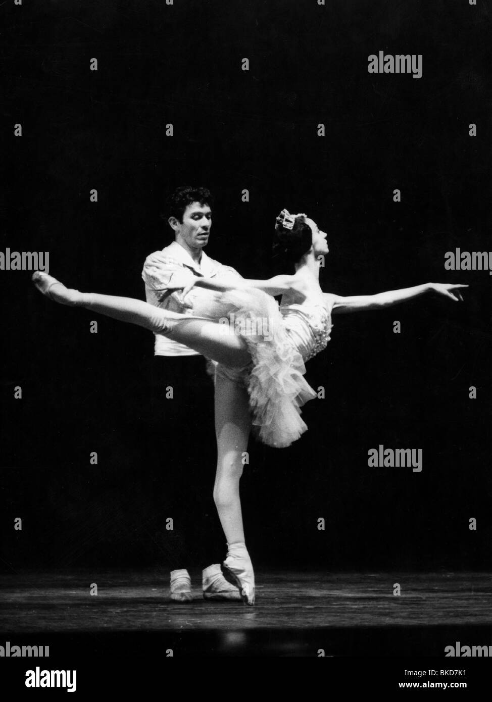 Haydee, Marcia (born Marcia Pereia da Silva), * 18.4.1939, Brazilian dancer, full length, with Ray Barra, rehearsal, Nutcracker, Stuttgart State Theatre, 1963, Stock Photo