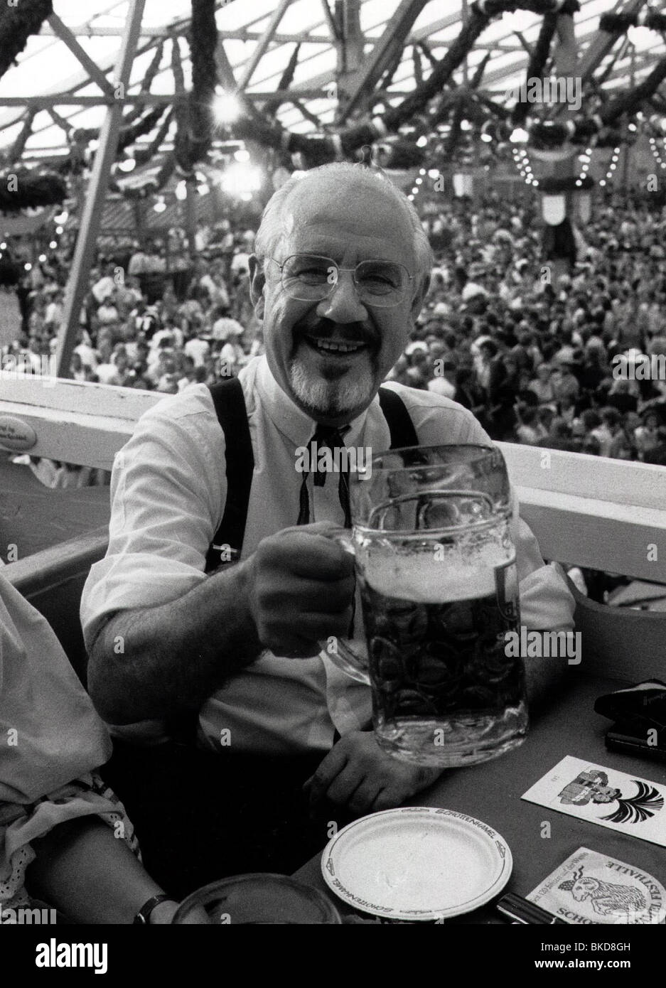 Klein, Hans 'Johnny', 11.7.1931 - 26.11.1996, German politician (CSU), Federal Minister of special tasks, half length, oktoberfest, Munich beer festival, Schottenhammel tent, 16.9.1989, Stock Photo
