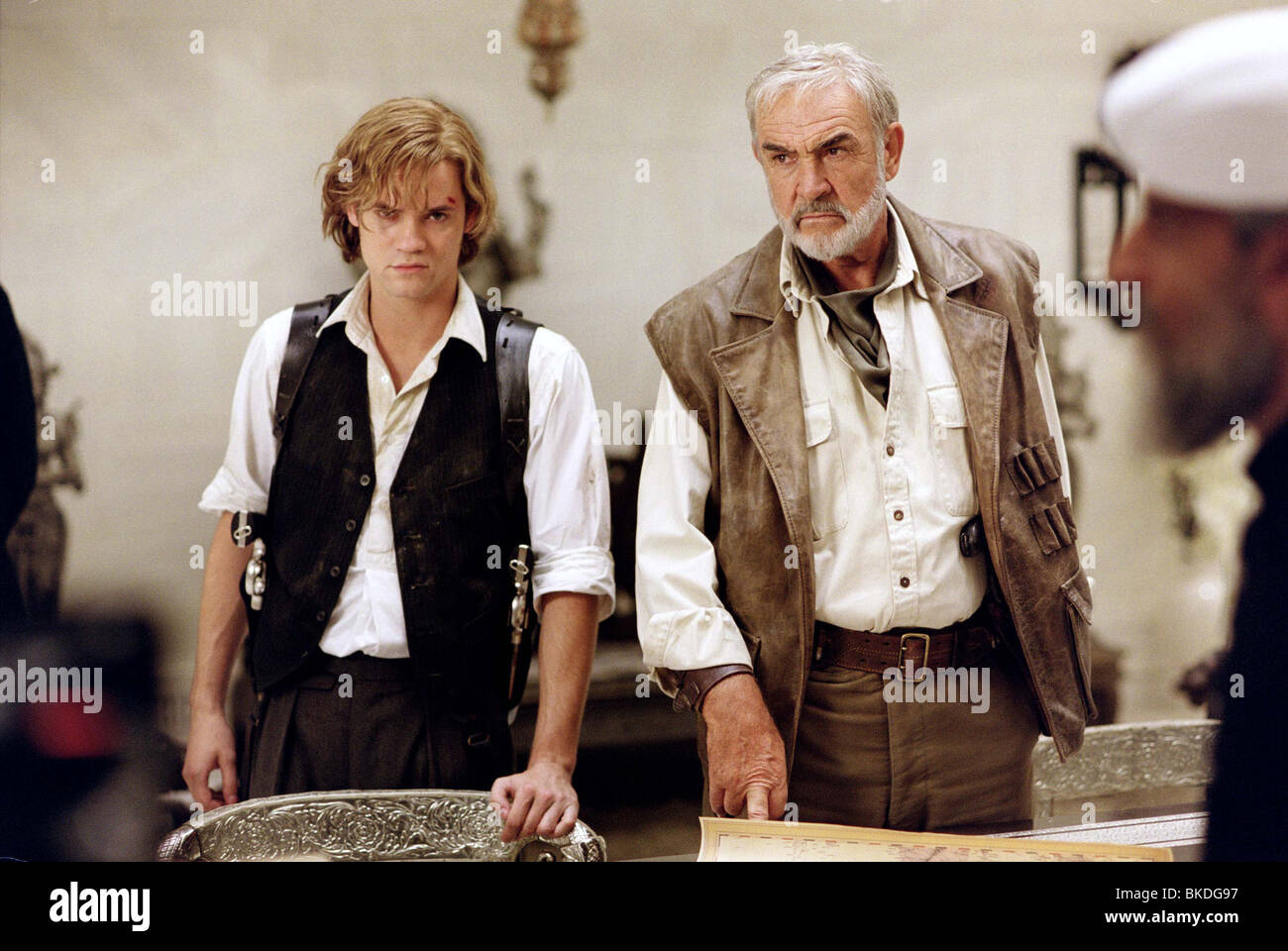 THE LEAGUE OF EXTRAORDINARY GENTLEMEN (2003) SHANE WEST, SEAN CONNERY LEEX 001149 Stock Photo