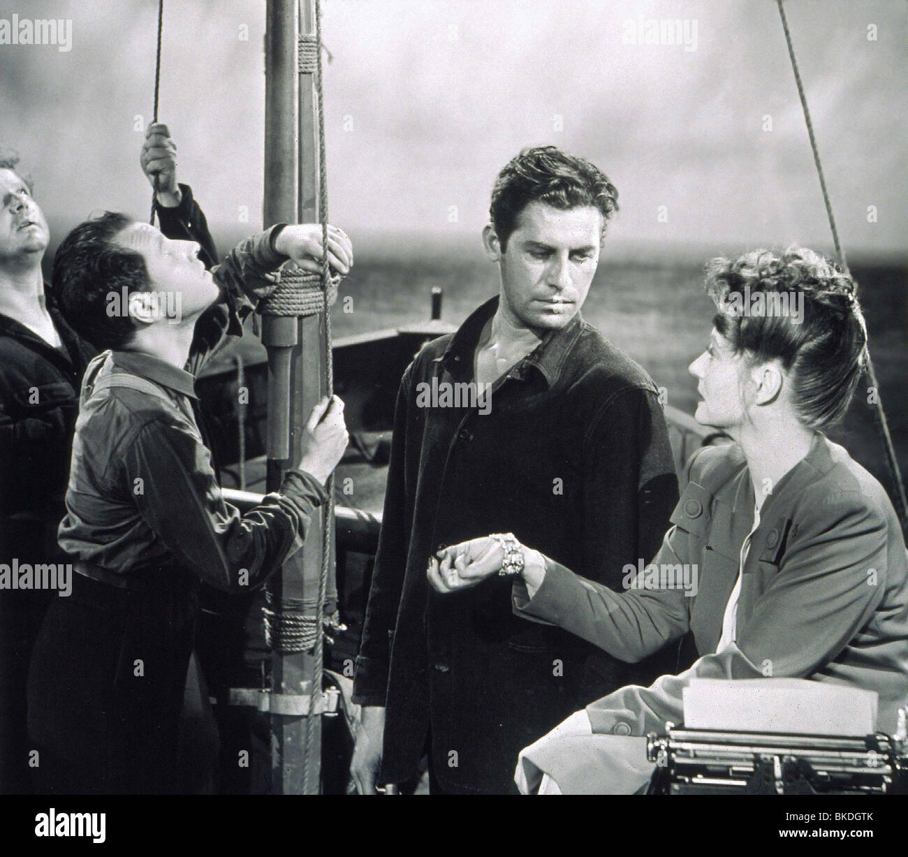 LIFEBOAT (1944) WALTER SLEZAK, HUME CRONYN, JOHN HODIAK, TALLULAH BANKHEAD LFBT 002 Stock Photo