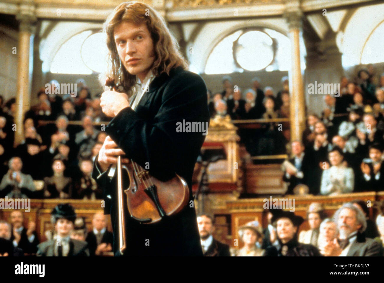THE RED VIOLIN (1998) JASON FLEMYNG RDV 006 Stock Photo Alamy