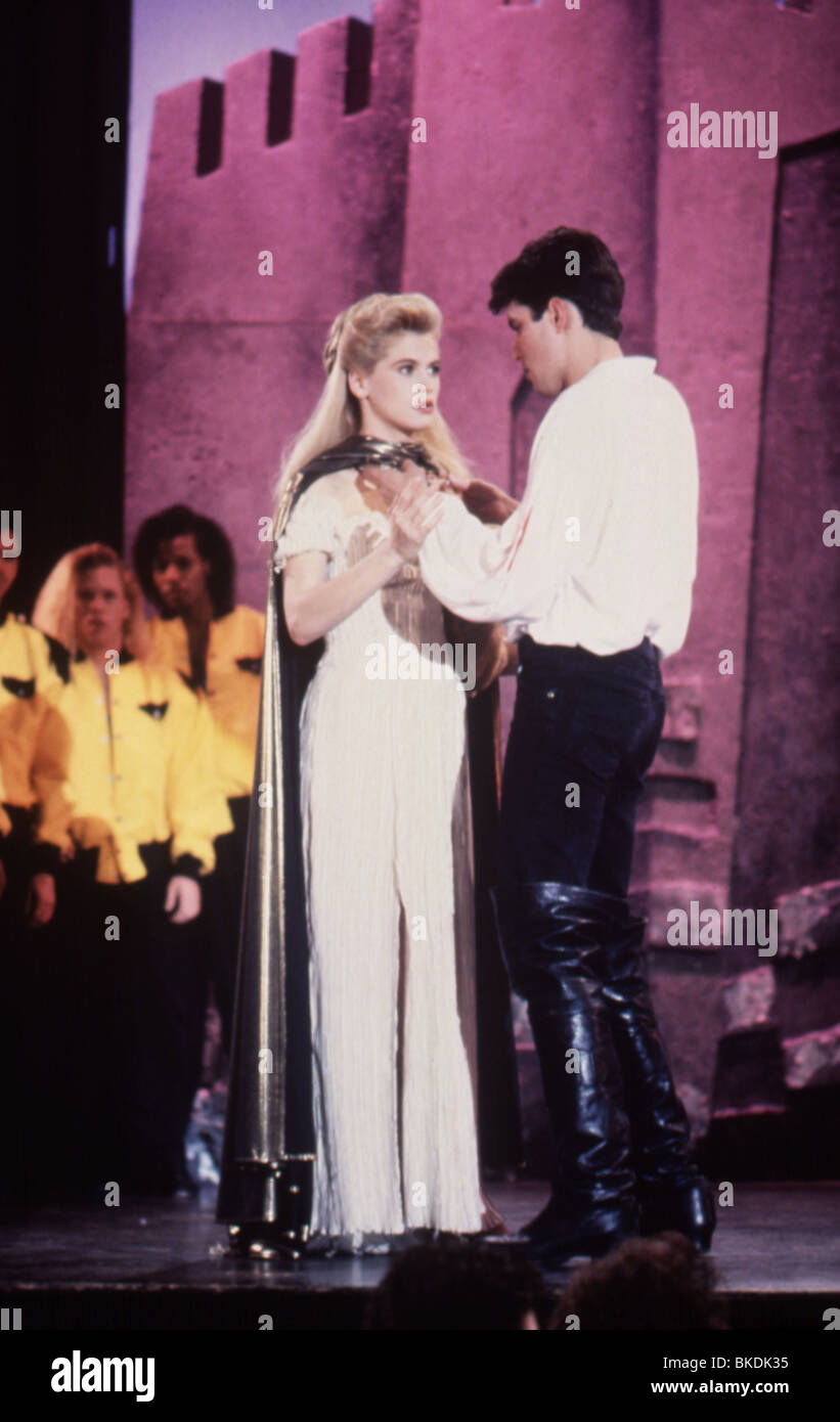 MANNEQUIN: ON THE MOVE (1991) MANNEQUIN 2 (ALT) KRISTY SWANSON, WILLIAM RAGSDALE MAN2 005 Stock Photo