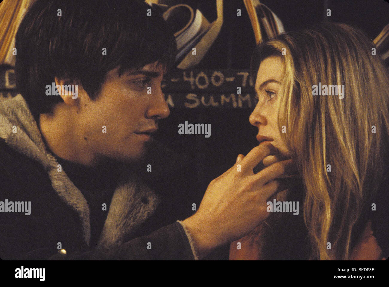 MOONLIGHT MILE (2002) JAKE GYLLENHAAL, ELLEN POMPEO MTMI 002-018 Stock Photo