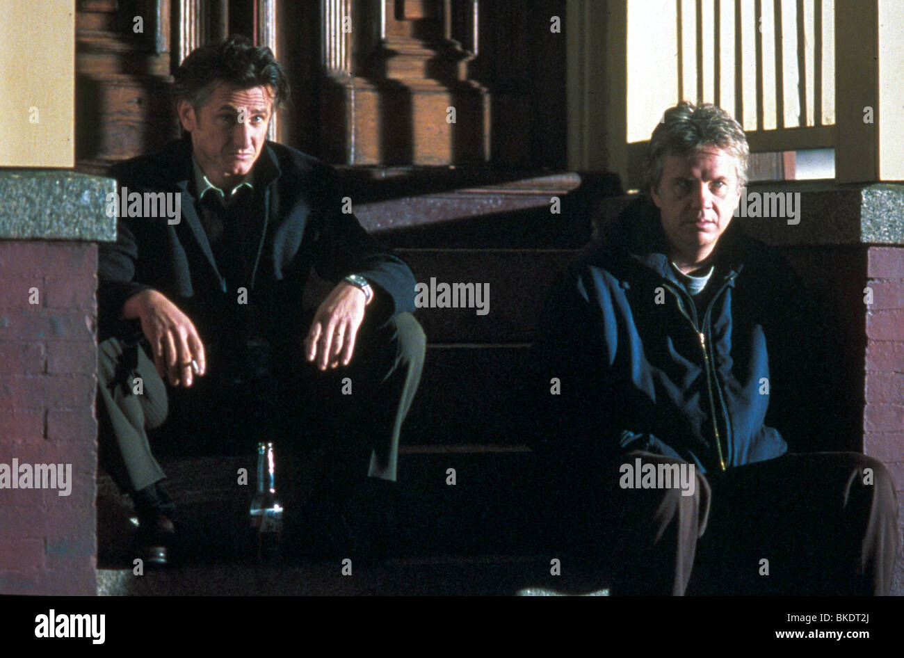 MYSTIC RIVER (2003) SEAN PENN, TIM ROBBINS MYRV 001 Stock Photo - Alamy