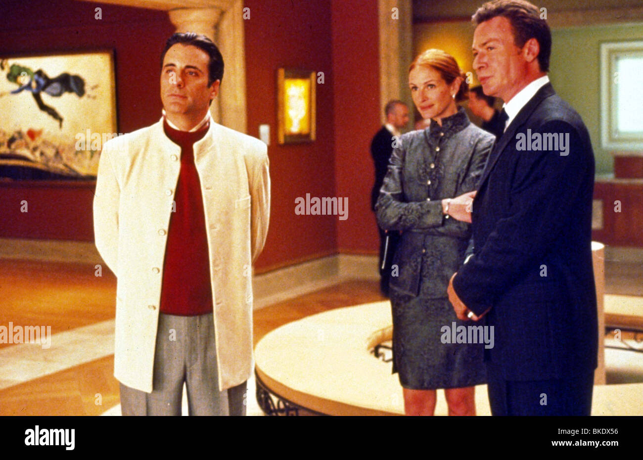 OCEAN'S 11 (2002) OCEAN'S ELEVEN (ALT) ANDY GARCIA, JULIA ROBERTS OC11 031  Stock Photo - Alamy