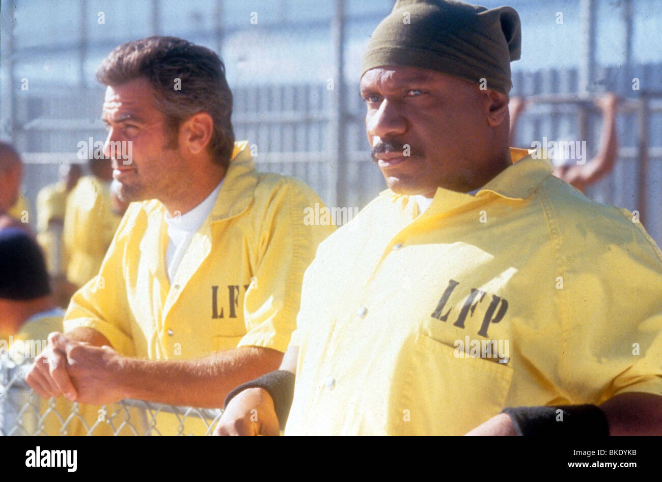 OUT OF SIGHT (1998) GEORGE CLOONEY VING RHAMES OOSG 040 Stock Photo