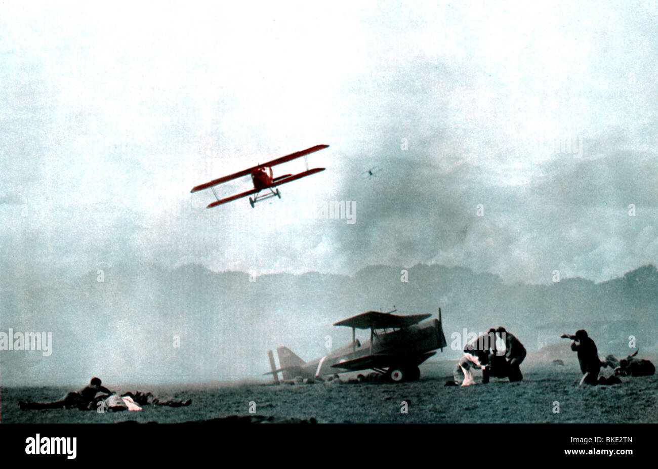 Der Rote Baron / Manfred von Richthofen (MATTHIAS SCHWEIGHÖFER) und Captain  Roy Brown (JOSEPH FIENNES) Regie: Nikolai Muellerschoen aka. Der Rote Baron  Stock Photo - Alamy