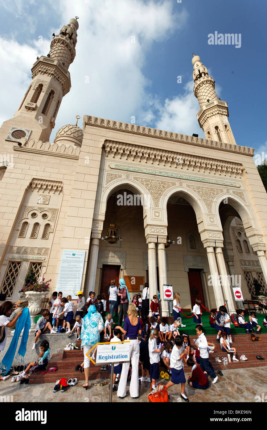 Jumeirah Mosque , school class, visitors, Dubai, United Arab Emirates Stock Photo