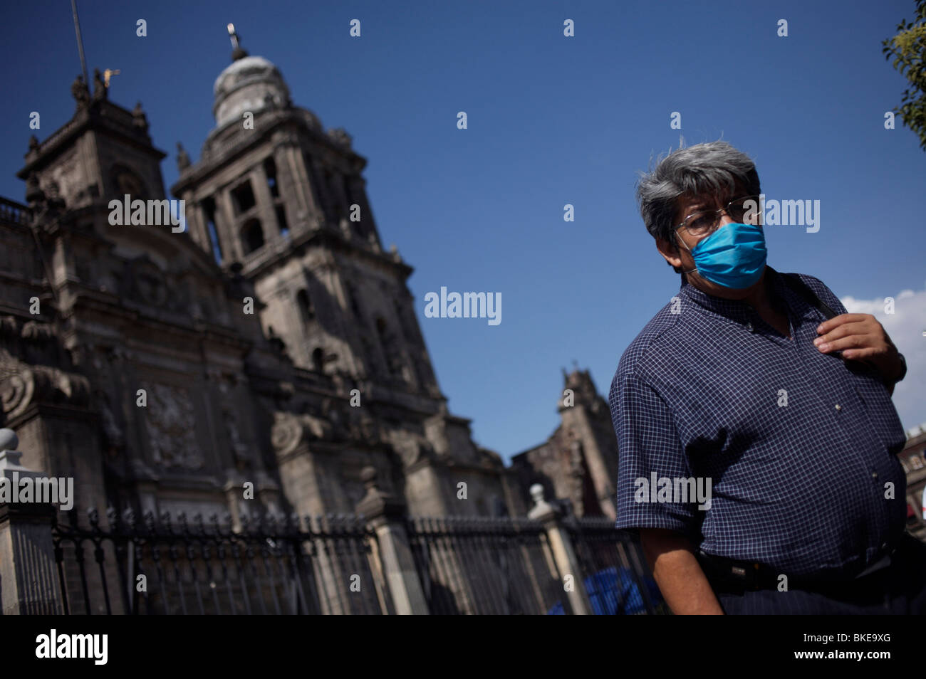 Man wears a mask hi-res stock photography and images - Alamy
