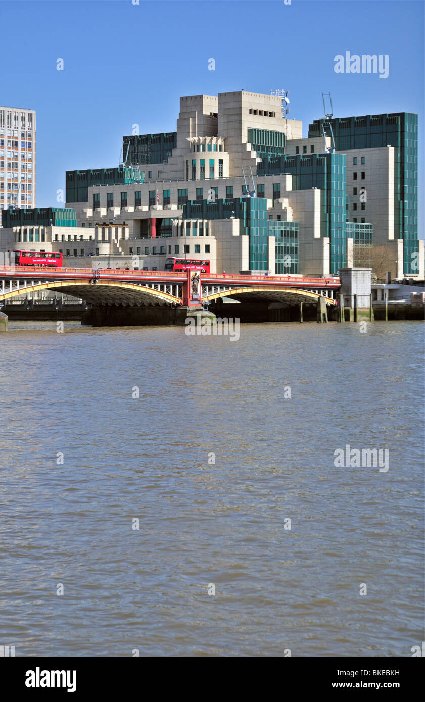 MI6 Building and Vauxhall Bridge, Vauxhall Cross, London, United Kingdom Stock Photo