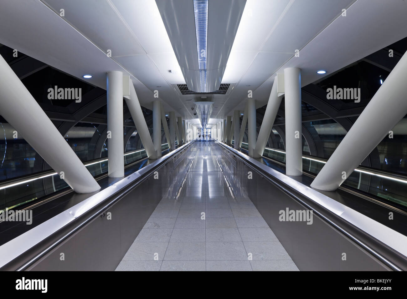 Walkway in the stylish 2010 opened Terminal 3 of Dubai International Airport, Dubai, UAE, United Arab Emirates Stock Photo