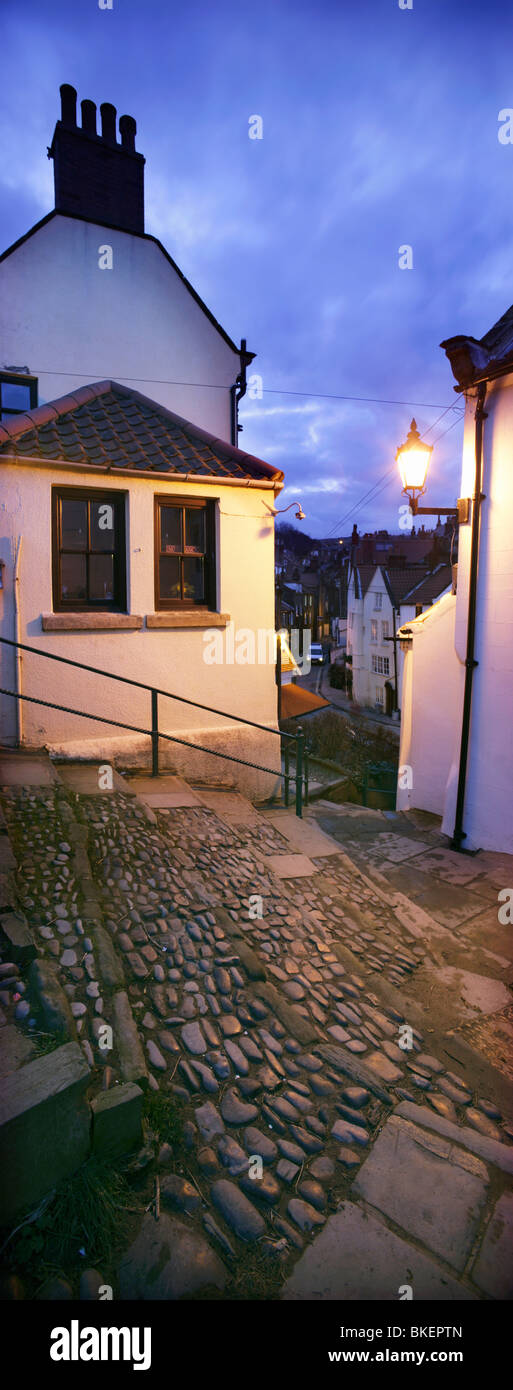 Cobbled Street In Robin Hood s Bay North Yorkshire England Stock cobbled-street-in-robin-hood-s-bay-north-yorkshire-england-stock