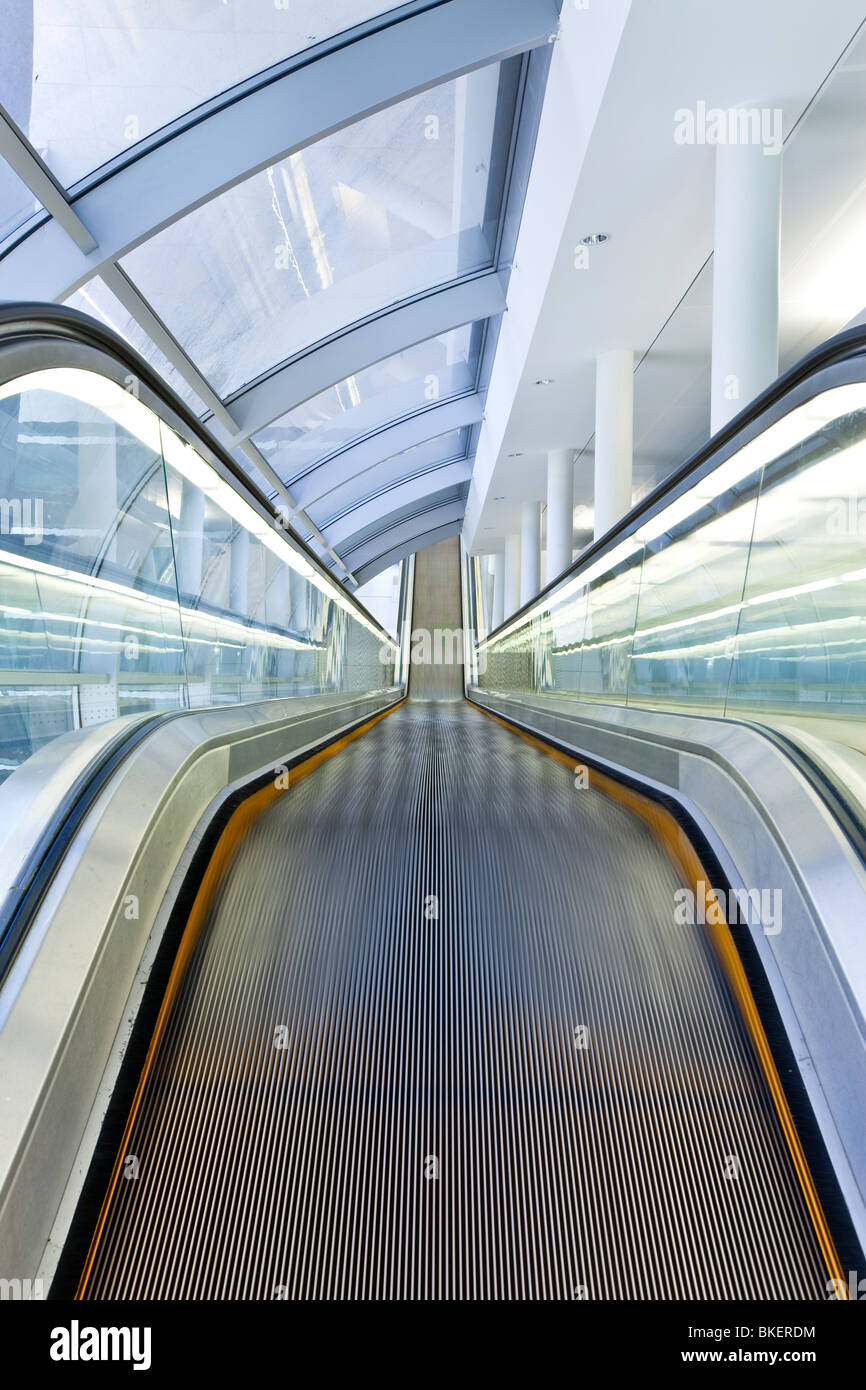 Moving walkway dubai airport hi-res stock photography and images - Alamy